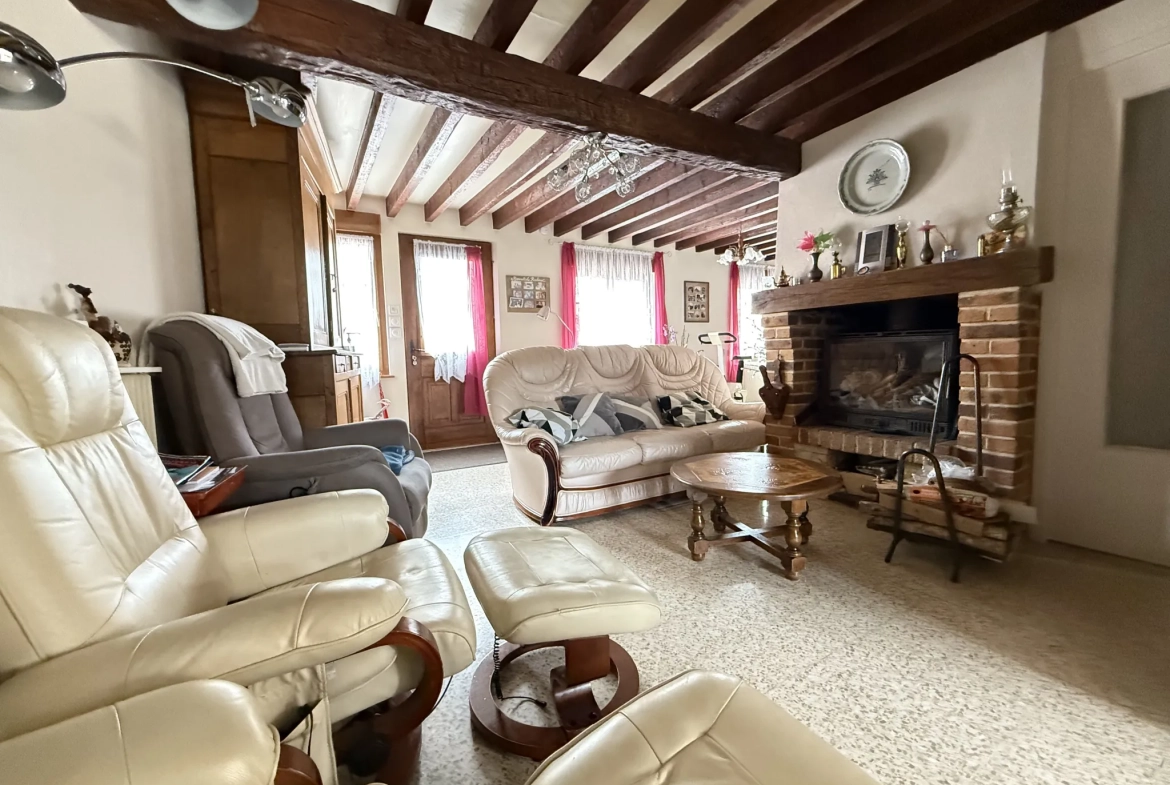 Maison familiale de 187 m² avec jardin et garage à Pontchardon 