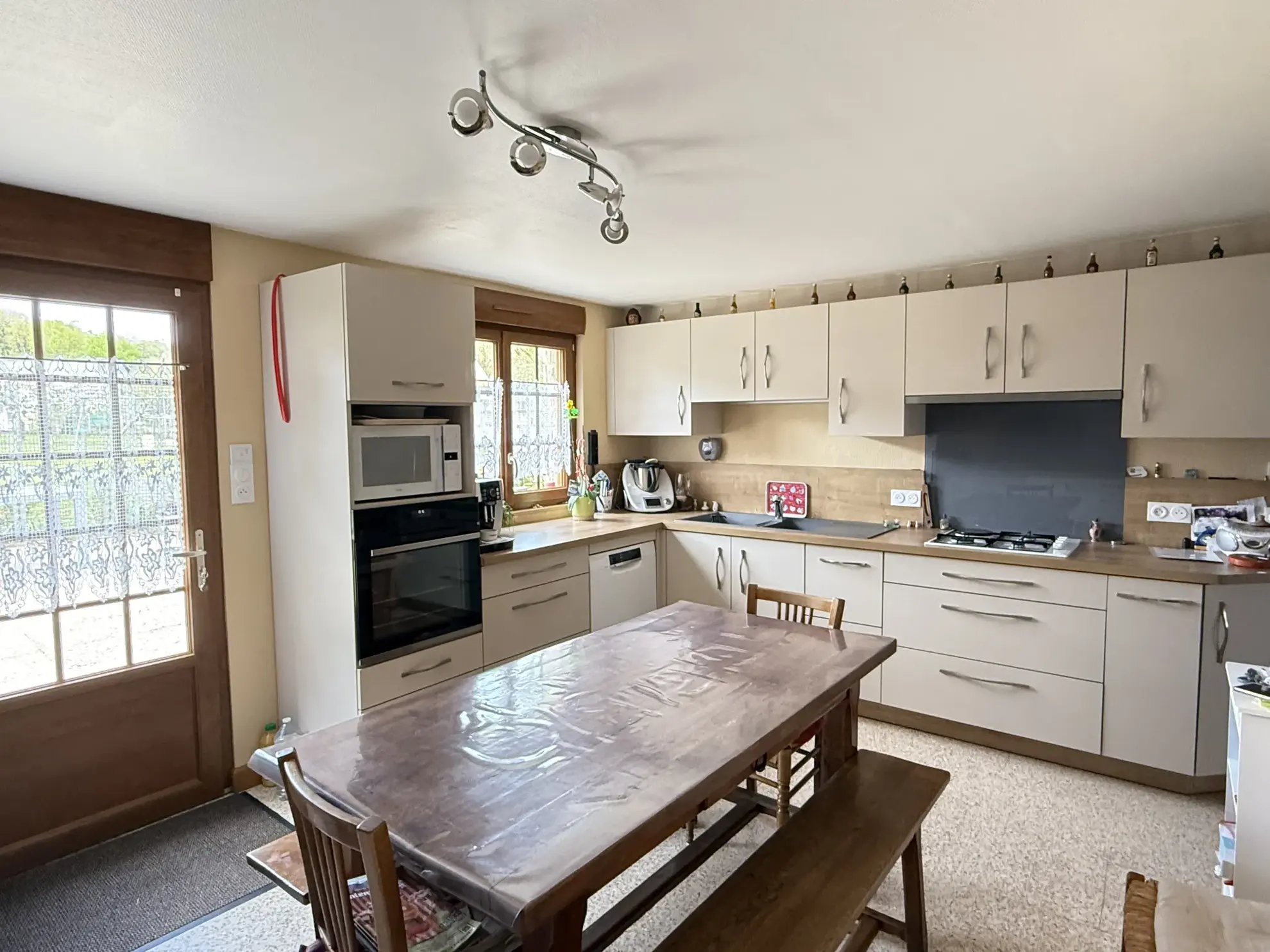 Maison familiale de 187 m² avec jardin et garage à Pontchardon 