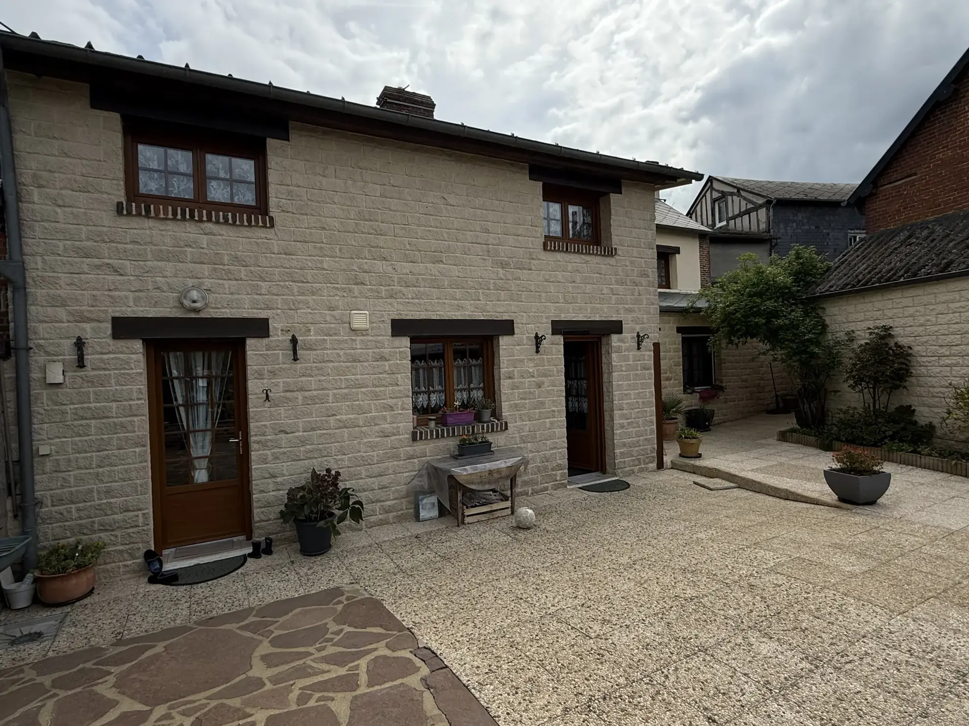 Maison familiale de 187 m² avec jardin et garage à Pontchardon 