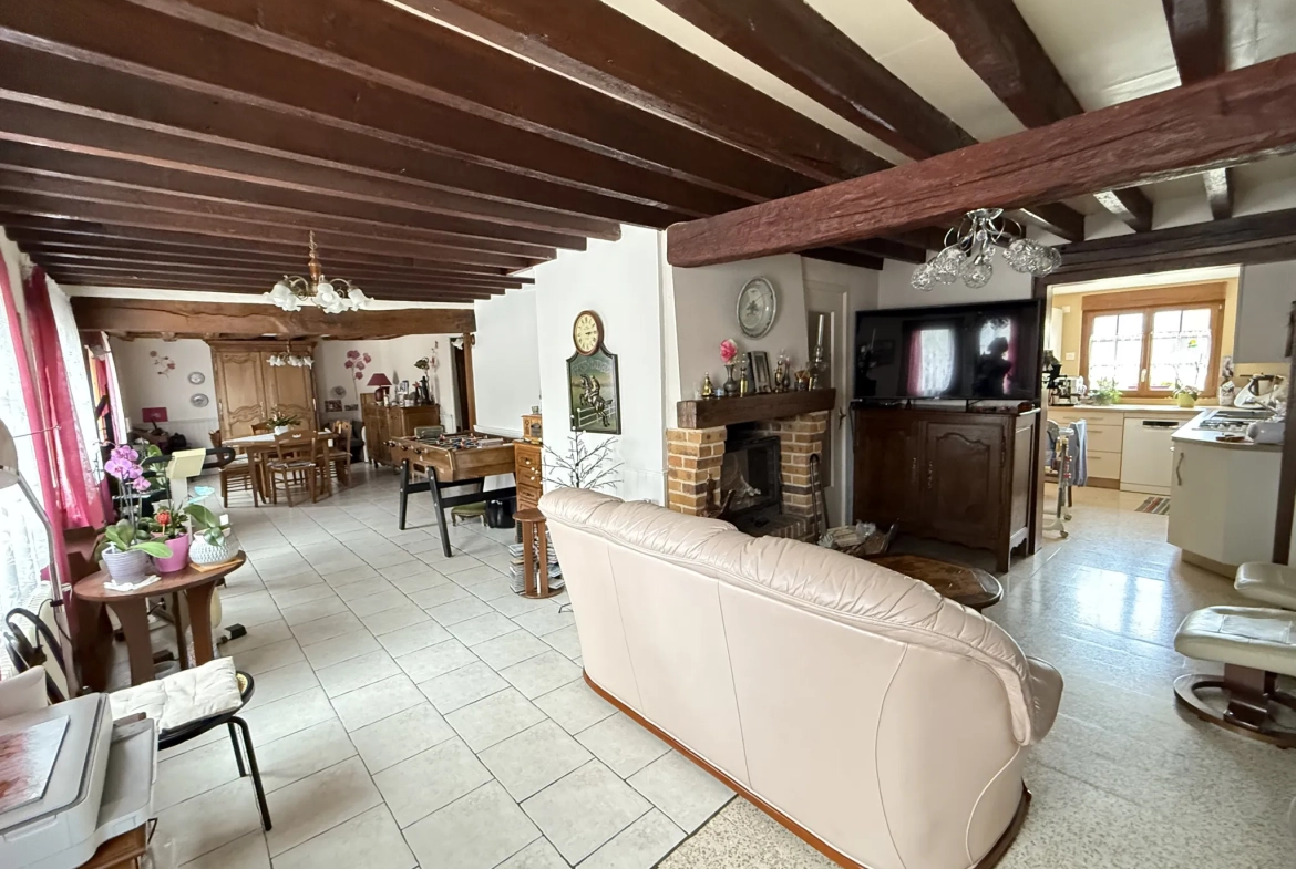 Maison familiale de 187 m² avec jardin et garage à Pontchardon 