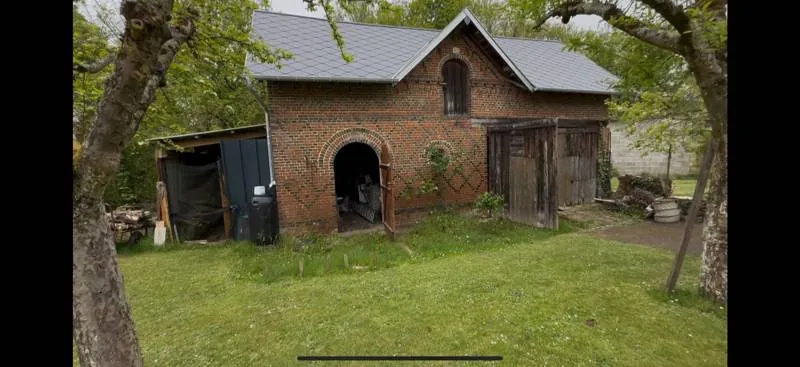 Maison familiale de 187 m² avec jardin et garage à Pontchardon 