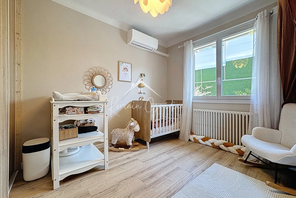 Maison familiale 5 pièces avec vue sur Millau et garage à Creissels 