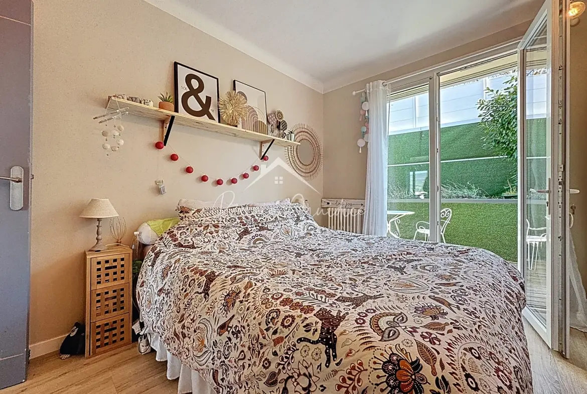 Maison familiale 5 pièces avec vue sur Millau et garage à Creissels 