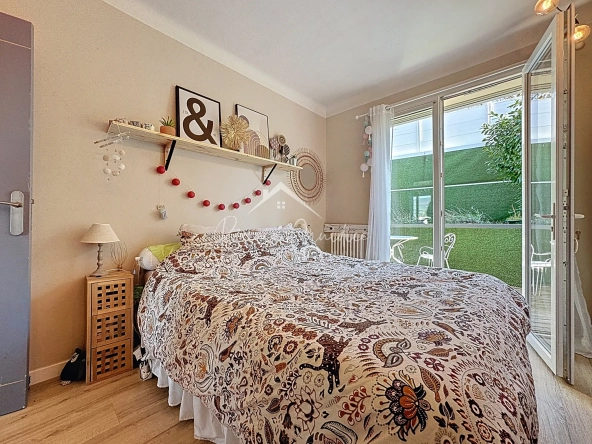 Maison familiale 5 pièces avec vue sur Millau et garage à Creissels 