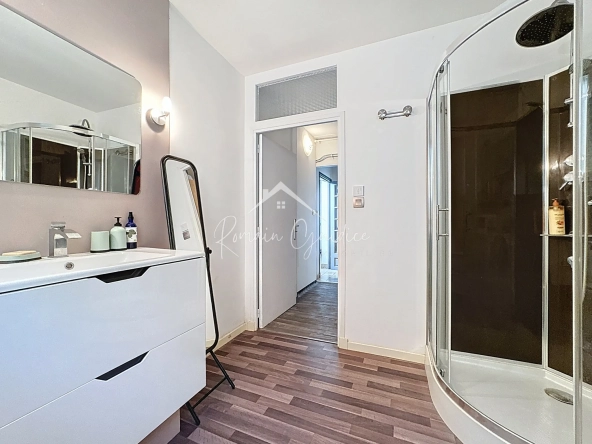 Maison familiale 5 pièces avec vue sur Millau et garage à Creissels 