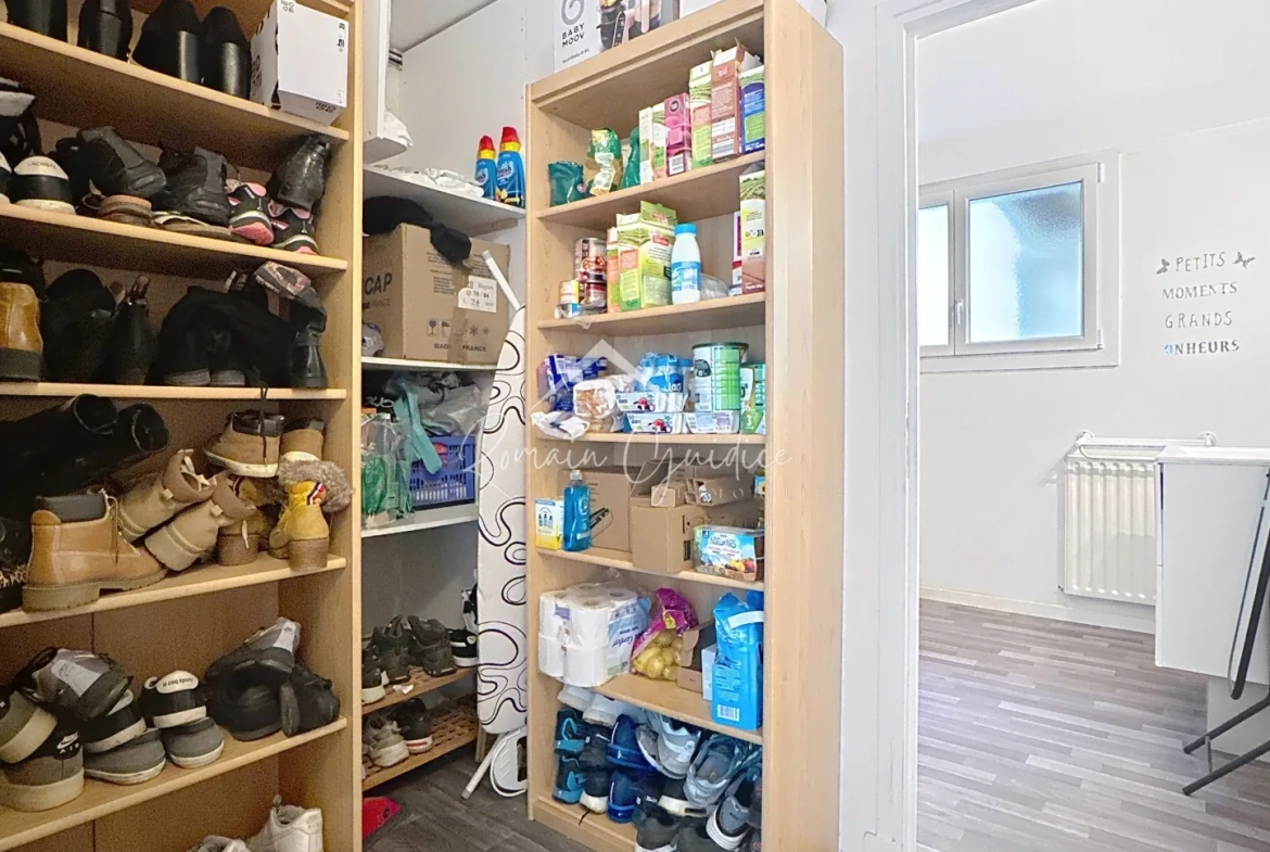 Maison familiale 5 pièces avec vue sur Millau et garage à Creissels 