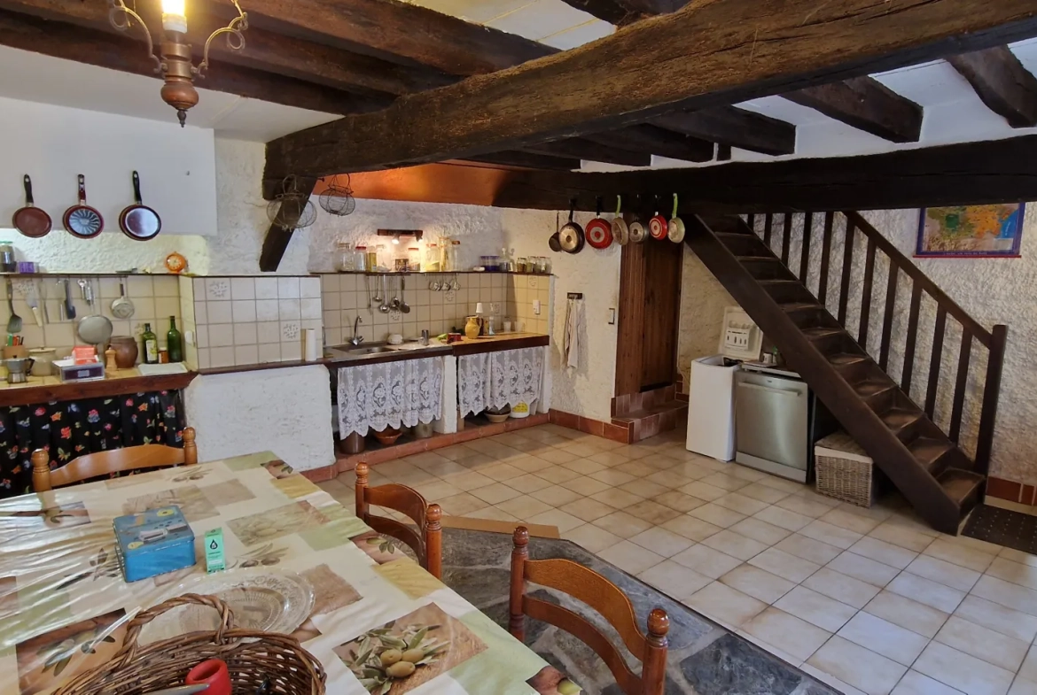 Maison de village T4 de 112 m² avec remise à Mas-Cabardès 