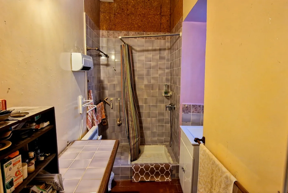 Maison de village T4 de 112 m² avec remise à Mas-Cabardès 