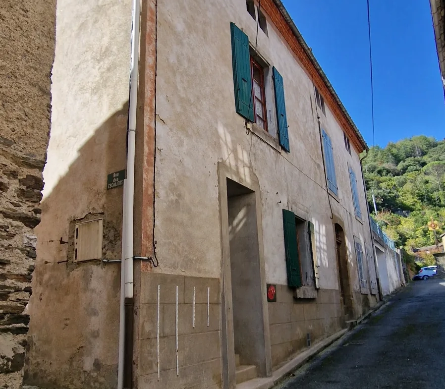 Maison de village T4 de 112 m² avec remise à Mas-Cabardès 