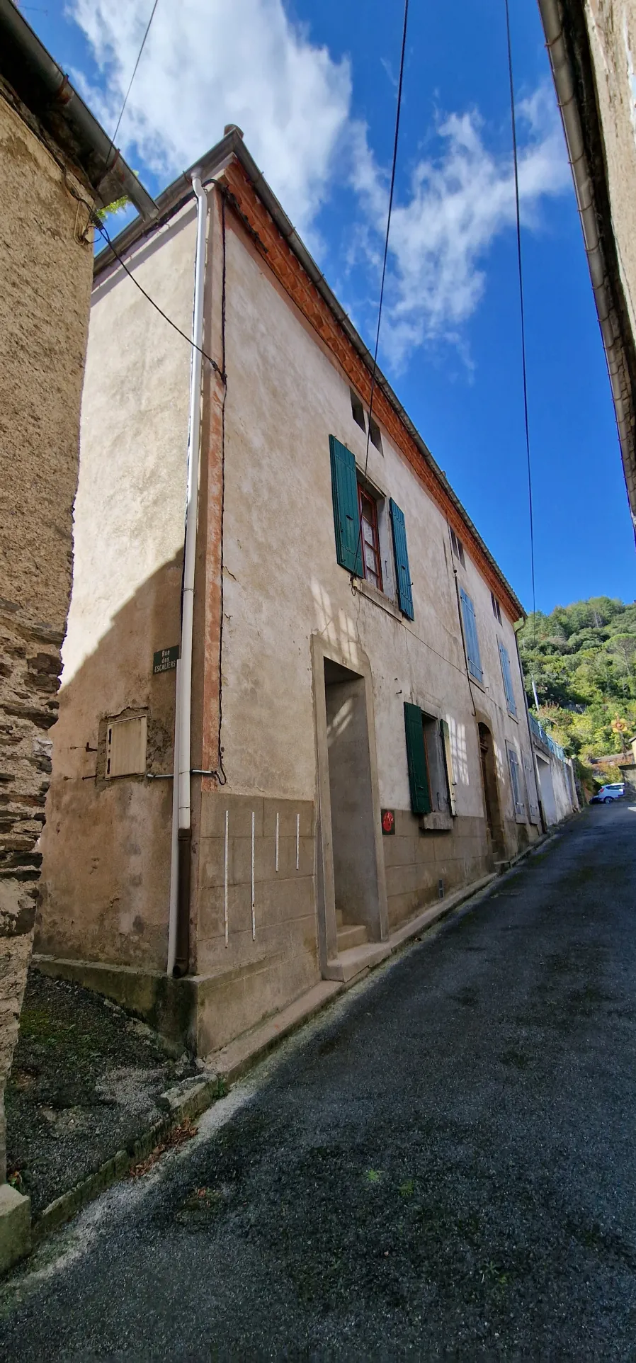 Maison de village T4 de 112 m² avec remise à Mas-Cabardès 