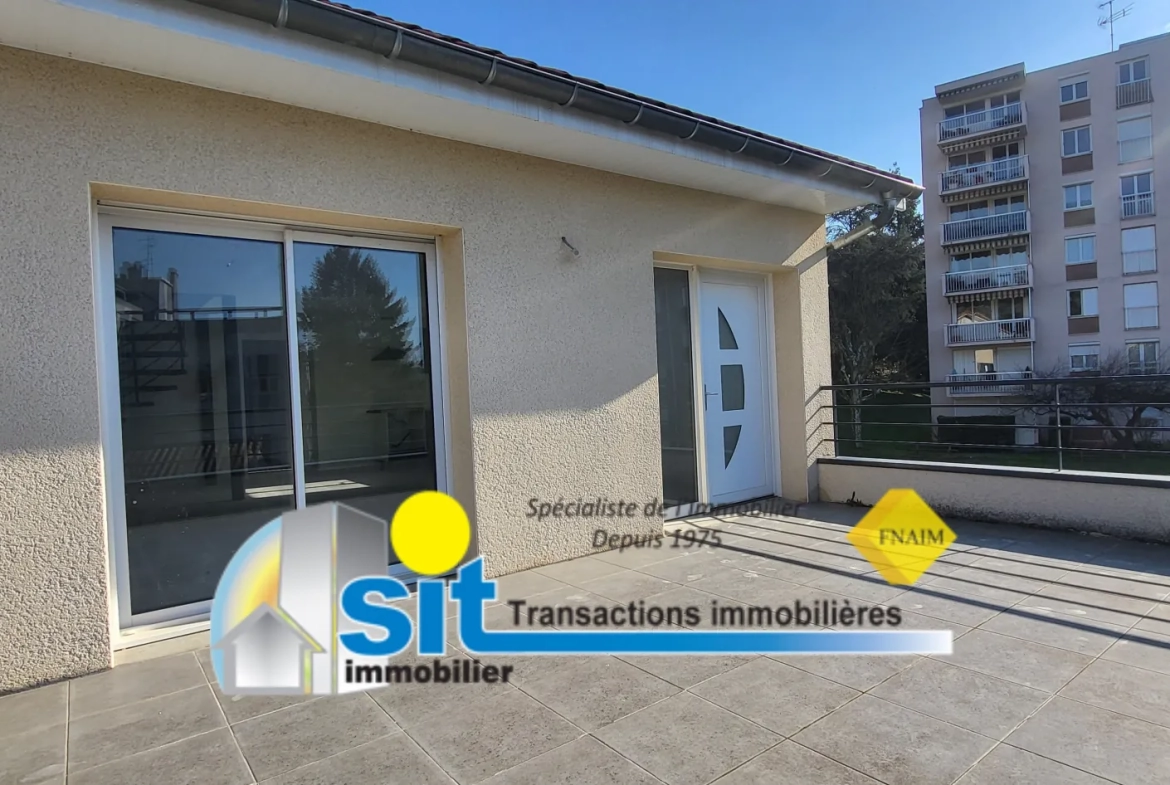 Maison de ville rénovée de 100 m² avec garage et jardin à Vienne (38200) 
