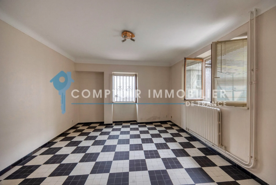 Ensemble immobilier à Biviers (38) - Maison, appartements et dépendances avec terrain de 264m² 