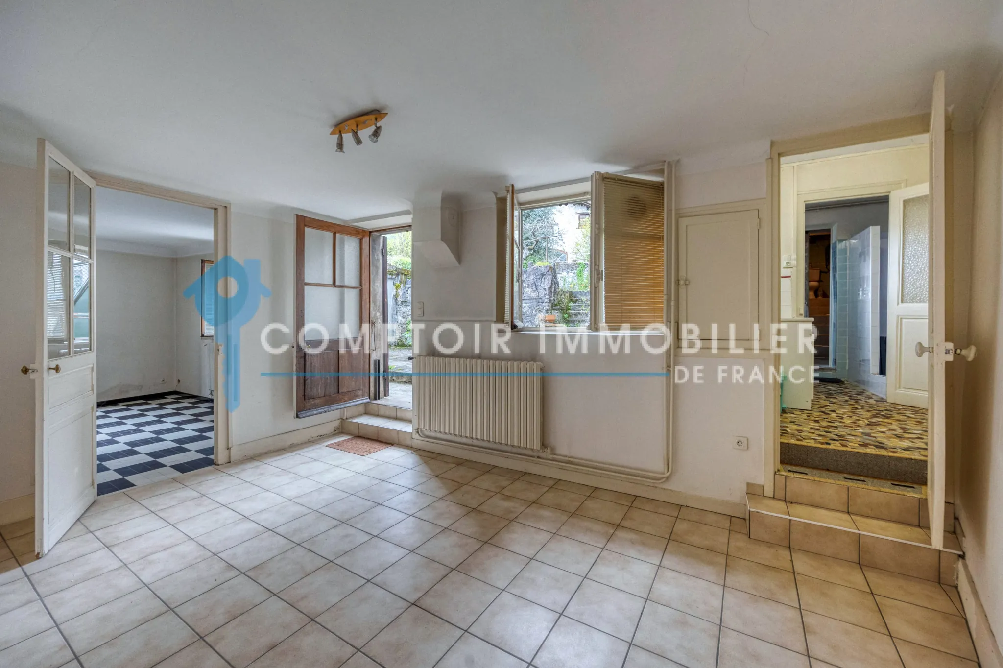 Ensemble immobilier à Biviers (38) - Maison, appartements et dépendances avec terrain de 264m² 