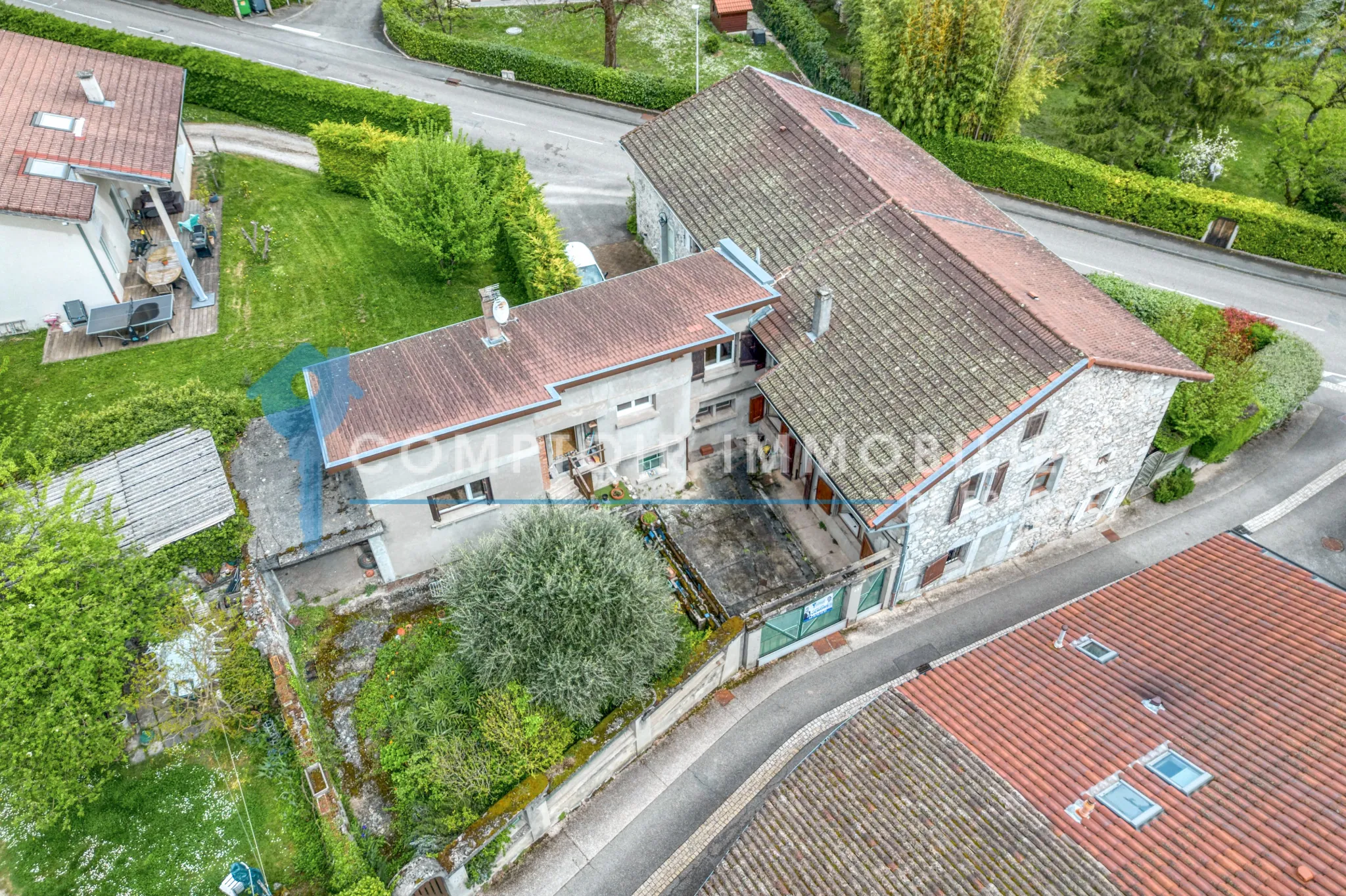 Ensemble immobilier à Biviers (38) - Maison, appartements et dépendances avec terrain de 264m² 