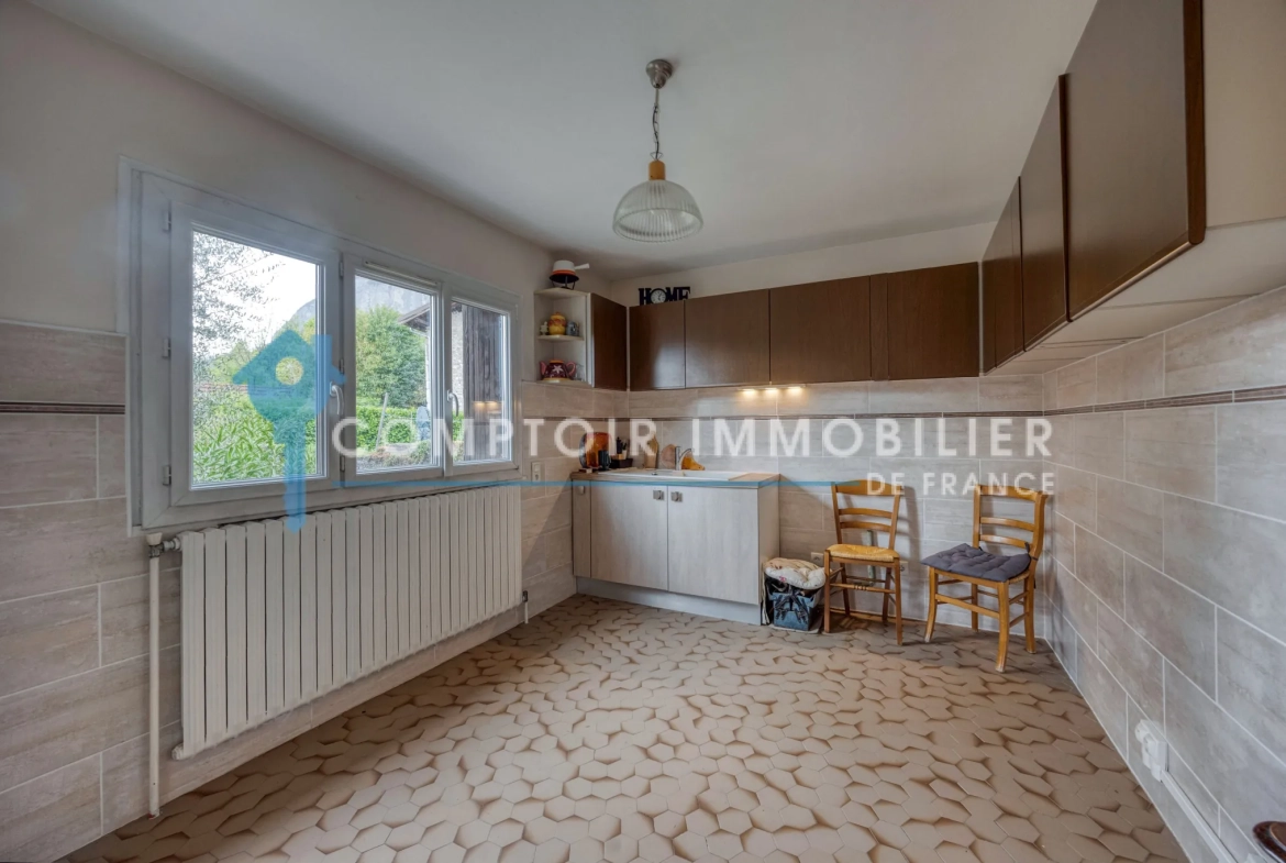 Ensemble immobilier à Biviers (38) - Maison, appartements et dépendances avec terrain de 264m² 