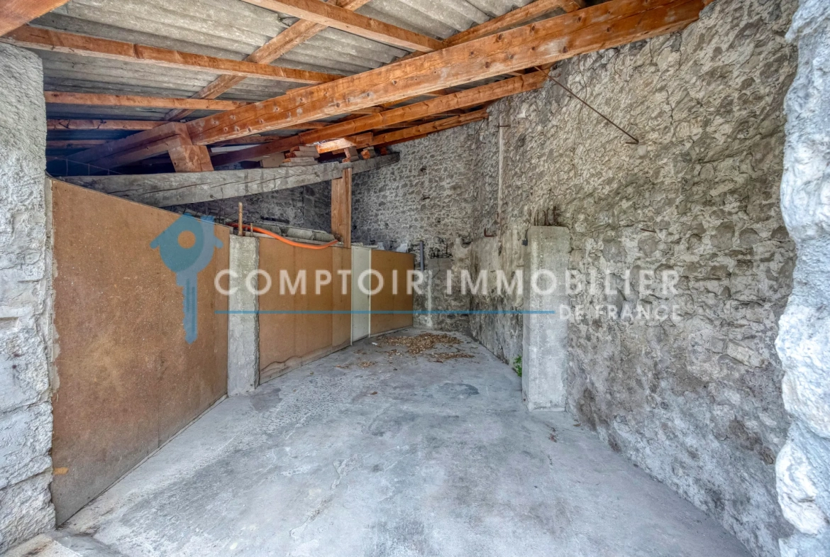 Ensemble immobilier à Biviers (38) - Maison, appartements et dépendances avec terrain de 264m² 