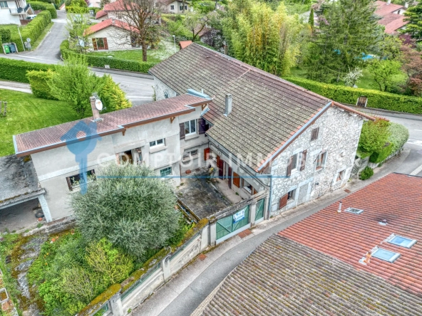 Ensemble immobilier à Biviers (38) - Maison, appartements et dépendances avec terrain de 264m²