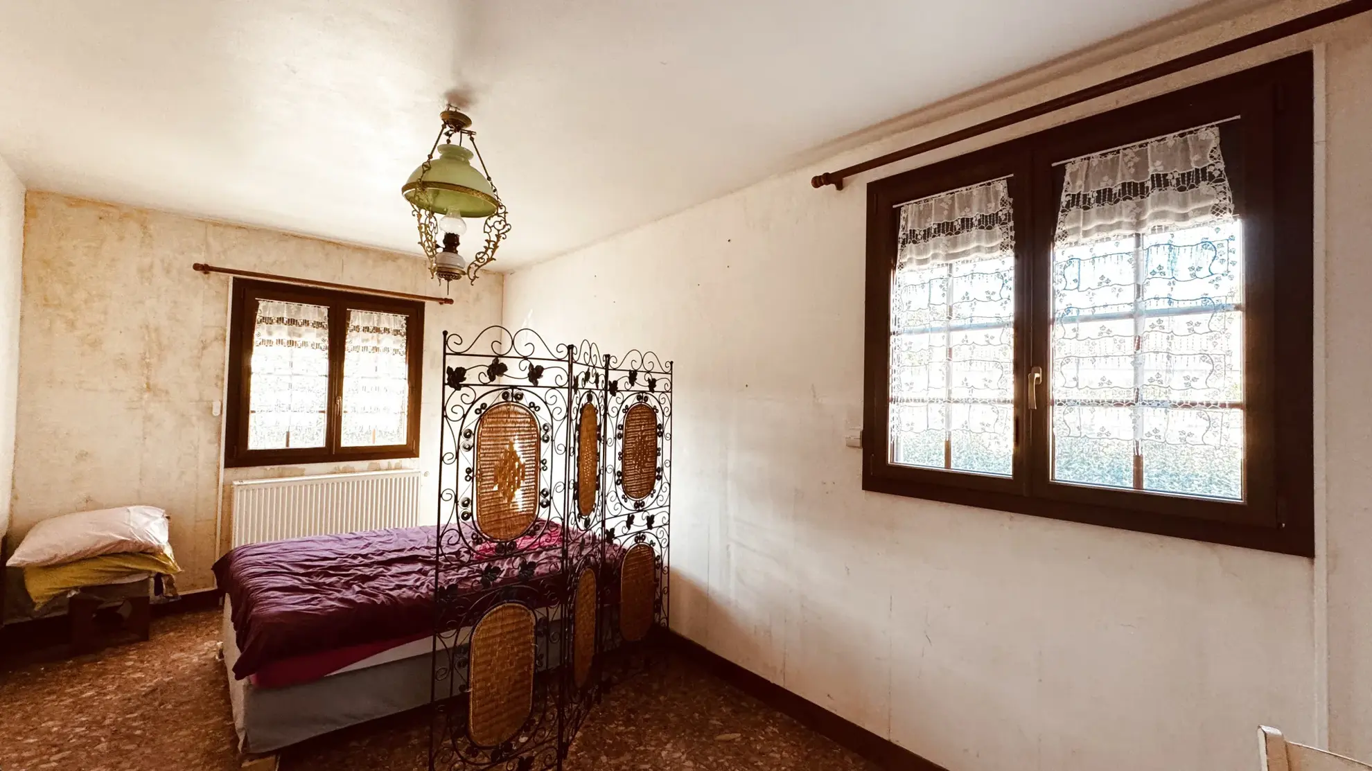 Maison à vendre à Valloux - Charmante propriété avec cour et grange en pierre 