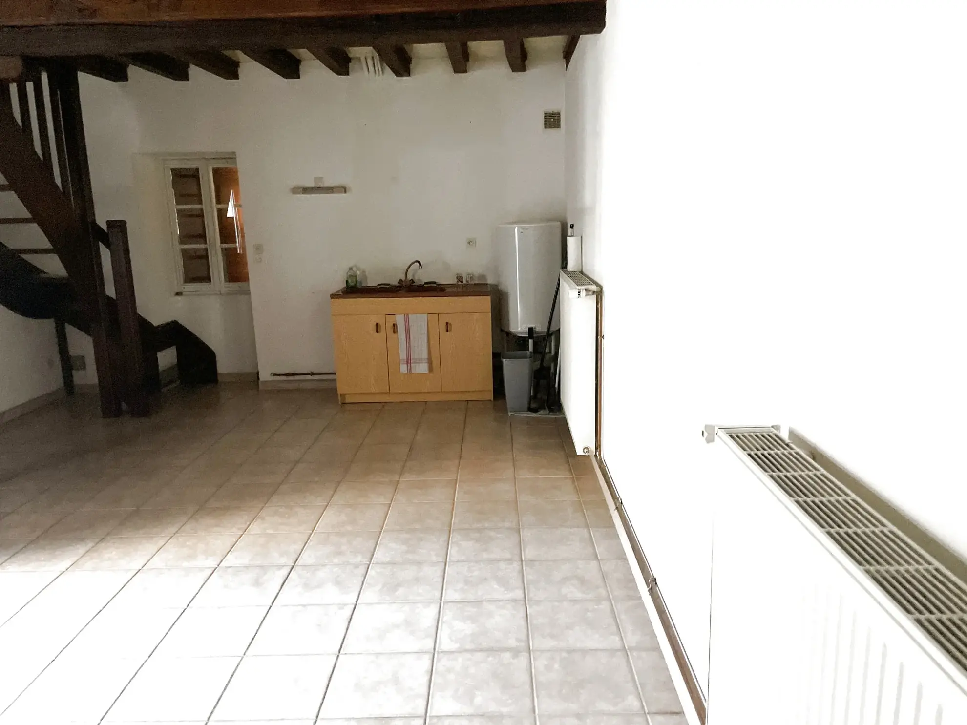 Maison à vendre à Valloux - Charmante propriété avec cour et grange en pierre 