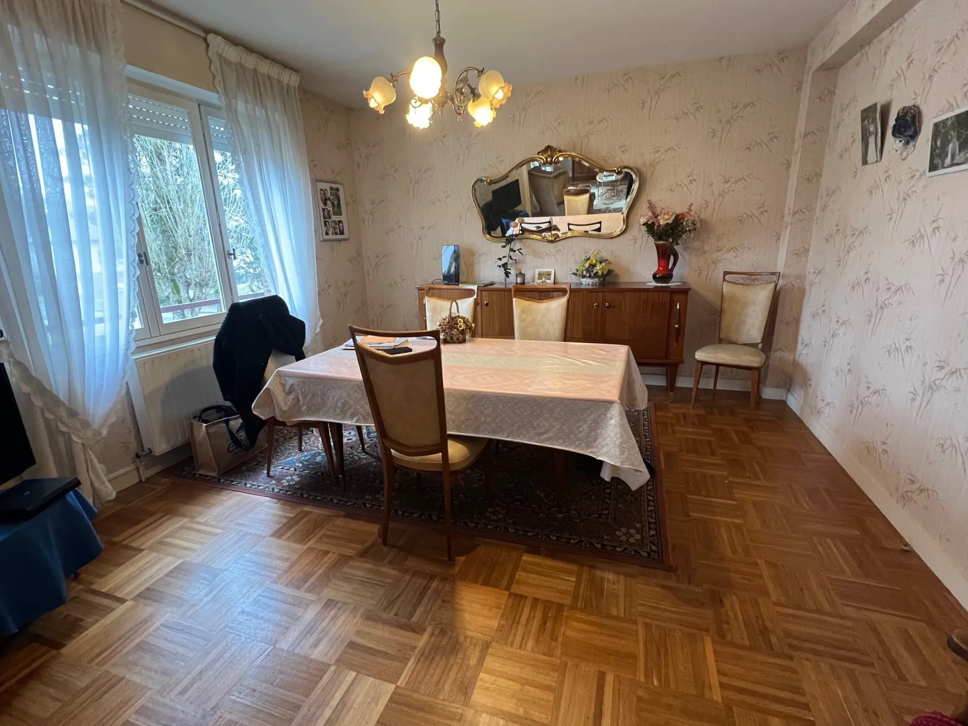 Maison à rénover de 6 pièces au centre du RHEU avec terrain et garage 