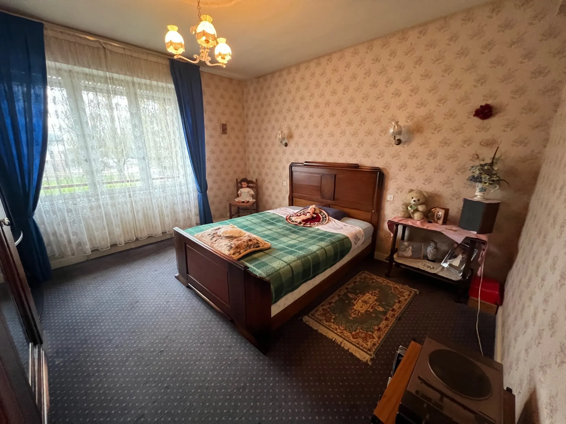 Maison à rénover de 6 pièces au centre du RHEU avec terrain et garage 