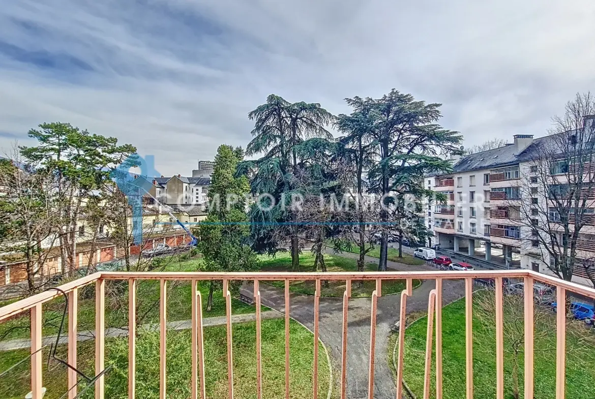 Appartement T2 à vendre à Chambéry - 65 m², balcon, proche centre 