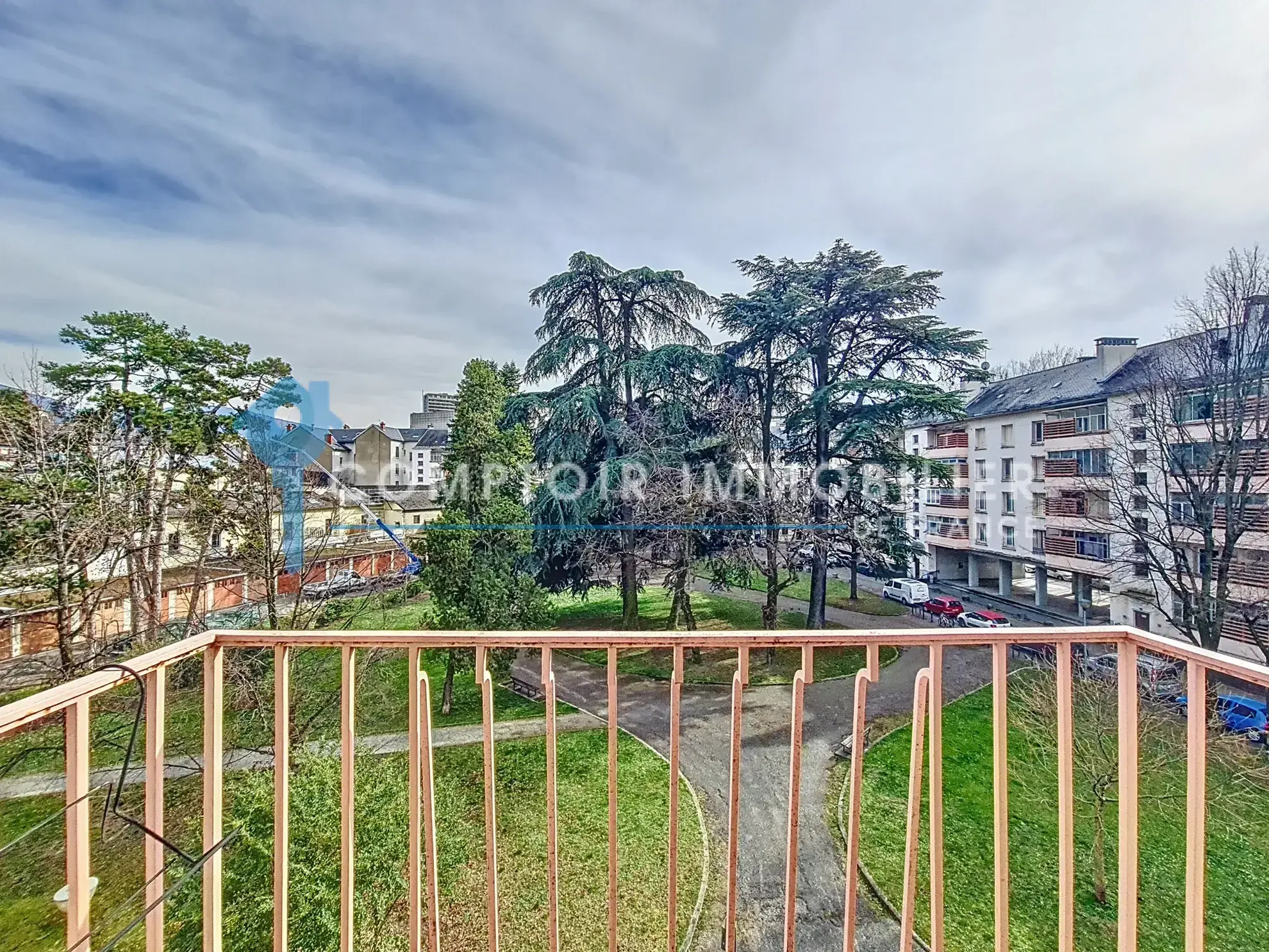 Appartement T2 à vendre à Chambéry - 65 m², balcon, proche centre 