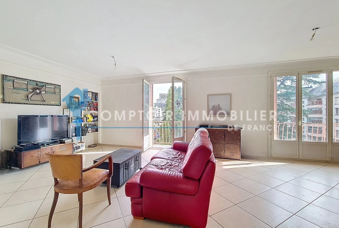 Appartement T2 à vendre à Chambéry - 65 m², balcon, proche centre 