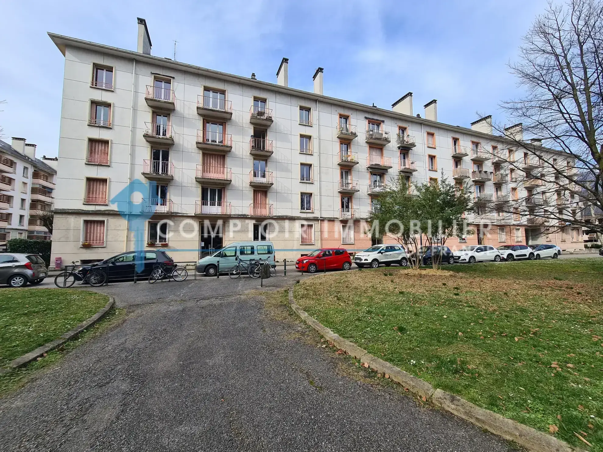 Appartement T2 à vendre à Chambéry - 65 m², balcon, proche centre 