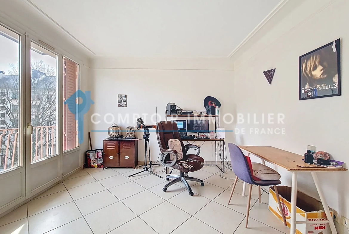 Appartement T2 à vendre à Chambéry - 65 m², balcon, proche centre 