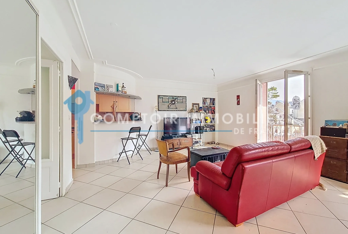 Appartement T2 à vendre à Chambéry - 65 m², balcon, proche centre 