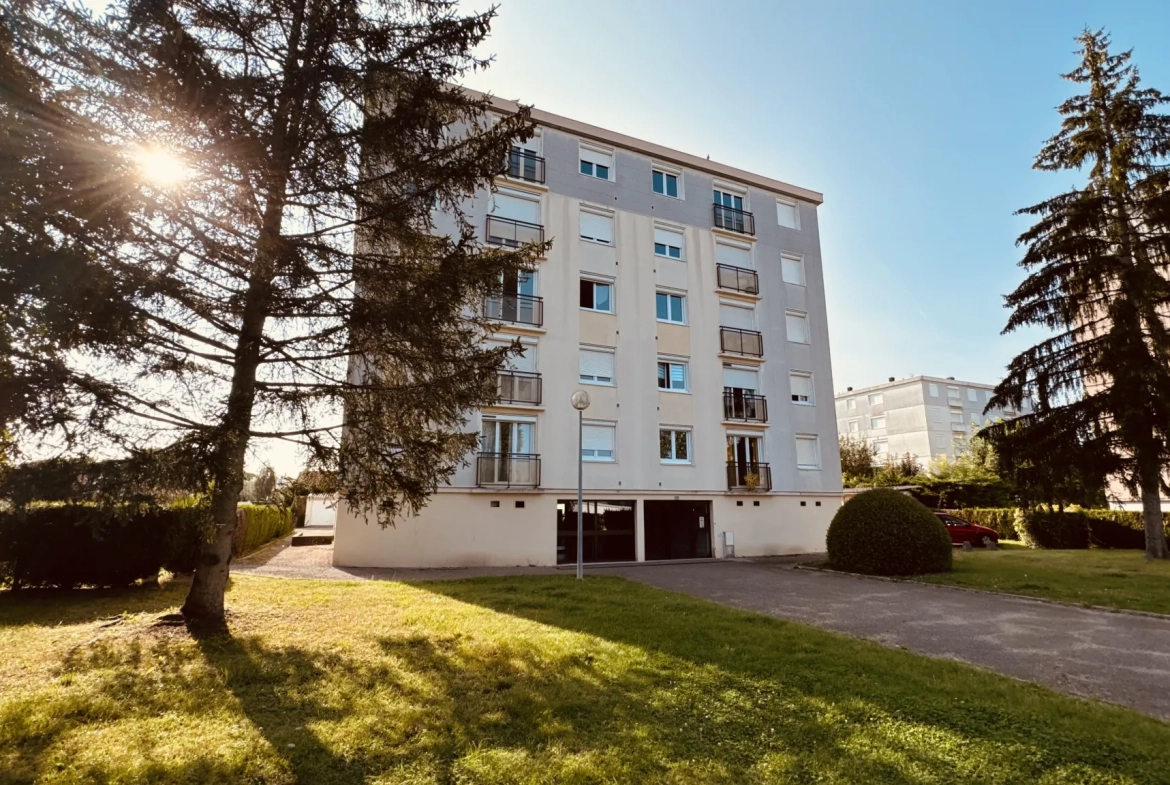 Appartement F4 à vendre à Avallon - Spacieux et sécurisé avec cave et garage 