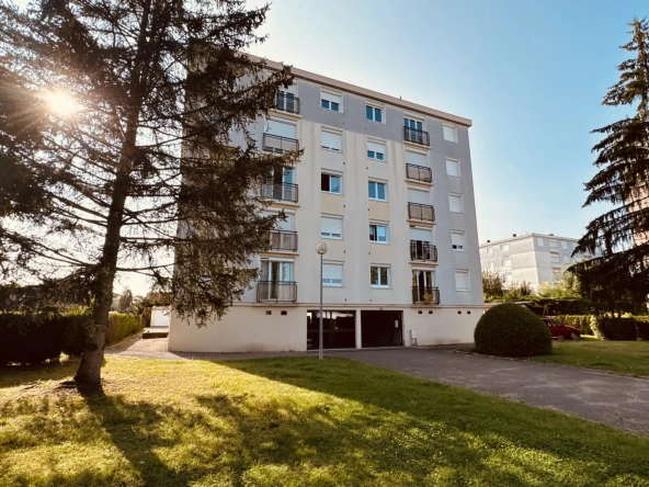 Appartement F4 à vendre à Avallon - Spacieux et sécurisé avec cave et garage