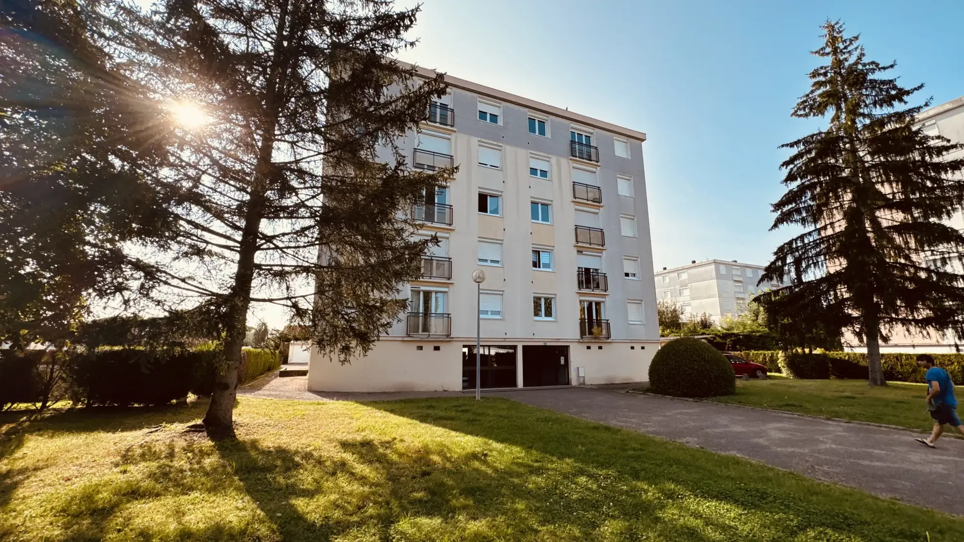 Appartement F4 à vendre à Avallon - Spacieux et sécurisé avec cave et garage 