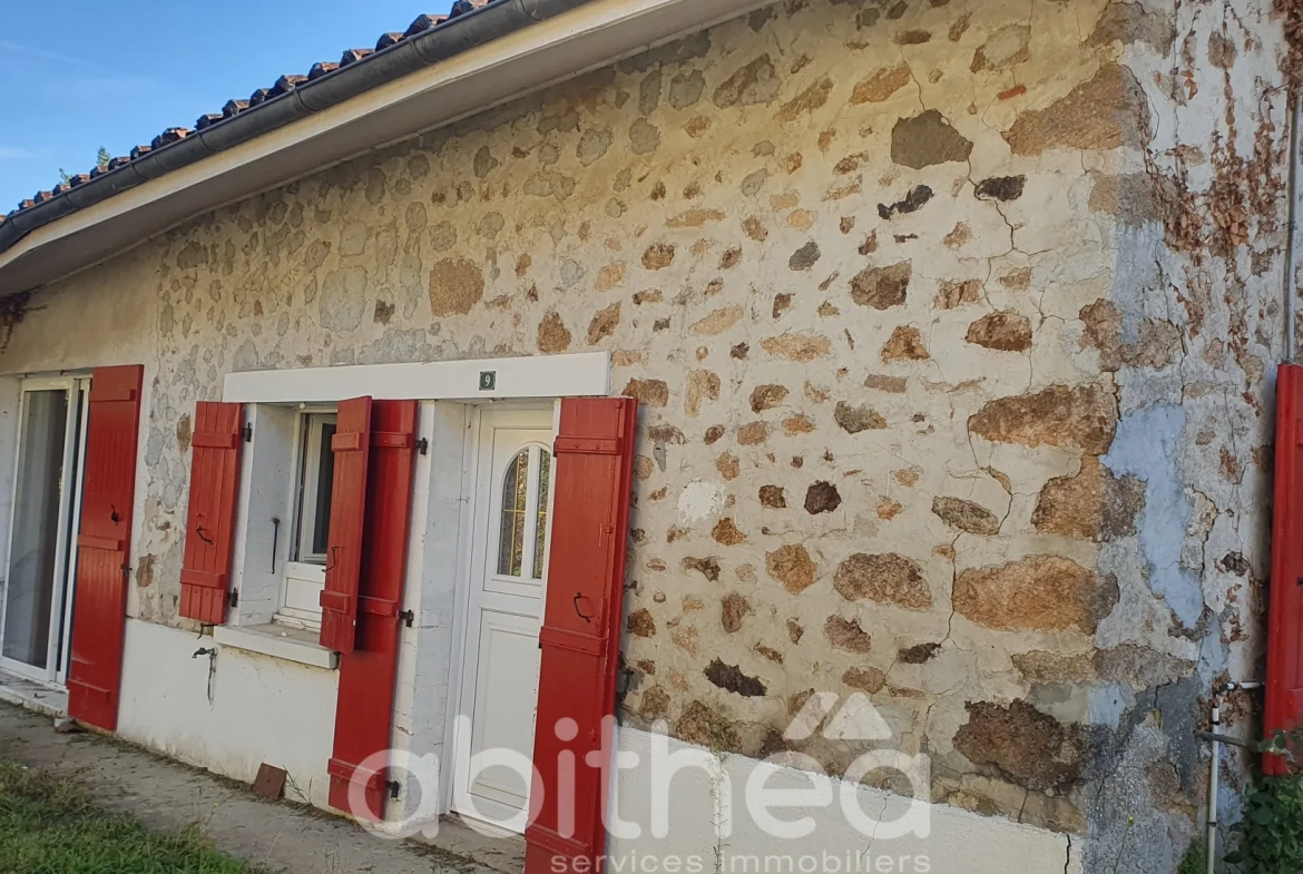 Maison en pierre à Cheronnac de 130 m² avec terrain de 220 m² à rénover 