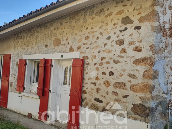 Maison en pierre à Cheronnac de 130 m² avec terrain de 220 m² à rénover