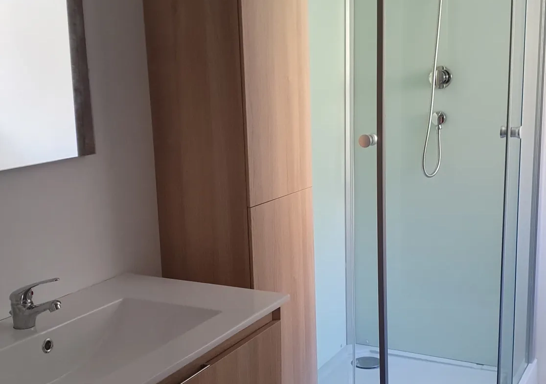 Maison en pierre à Cheronnac de 130 m² avec terrain de 220 m² à rénover 