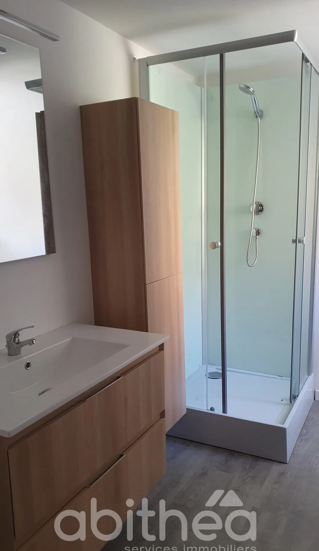 Maison en pierre à Cheronnac de 130 m² avec terrain de 220 m² à rénover 