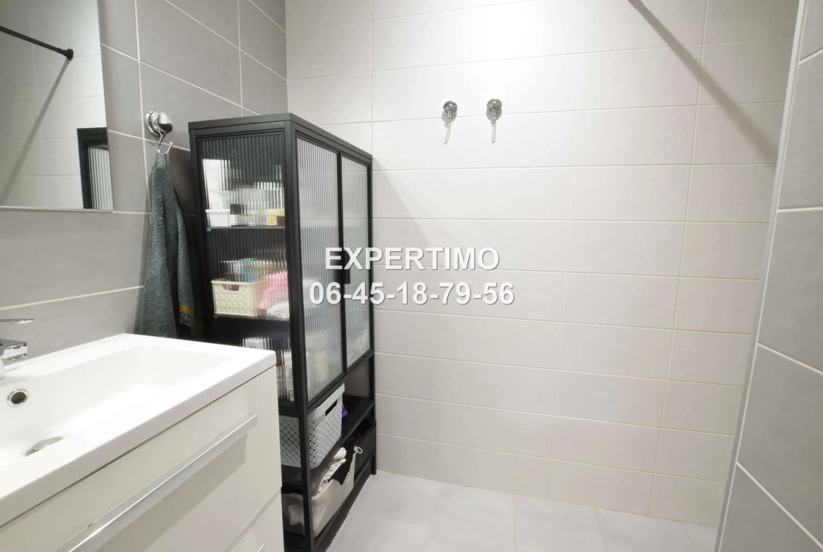 Appartement T2 rénové à Grenoble Centre, investissement locatif idéal 