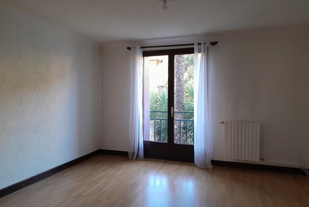 Maison familiale avec piscine, jardin, garage et dépendance à Moissac 