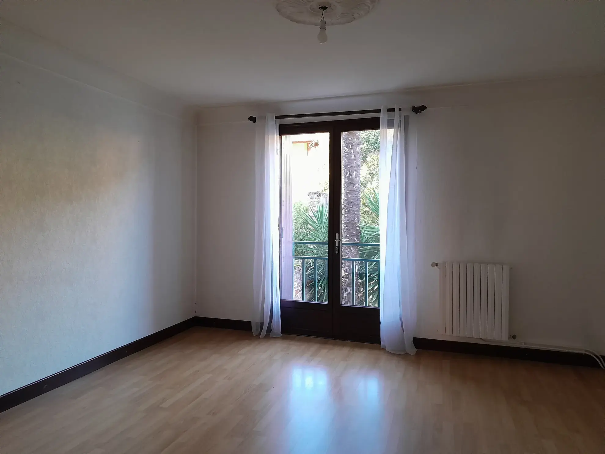 Maison familiale avec piscine, jardin, garage et dépendance à Moissac 