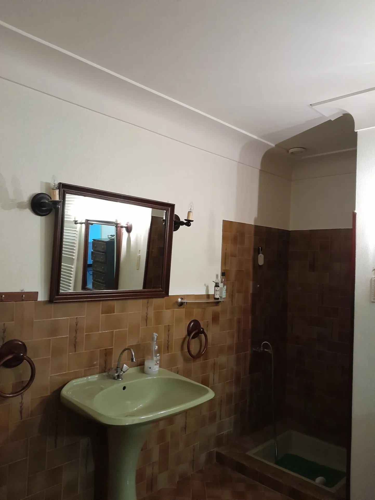 Maison familiale avec piscine, jardin, garage et dépendance à Moissac 