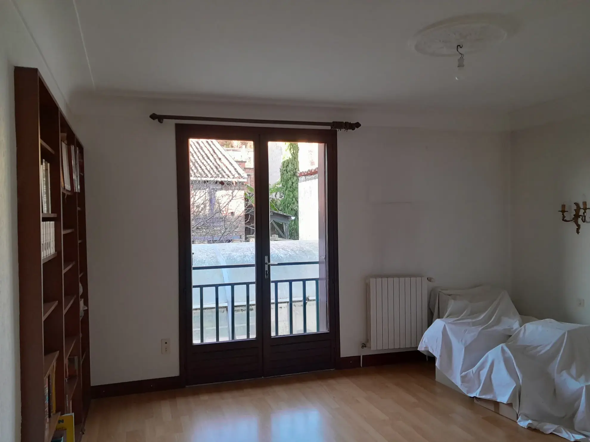 Maison familiale avec piscine, jardin, garage et dépendance à Moissac 