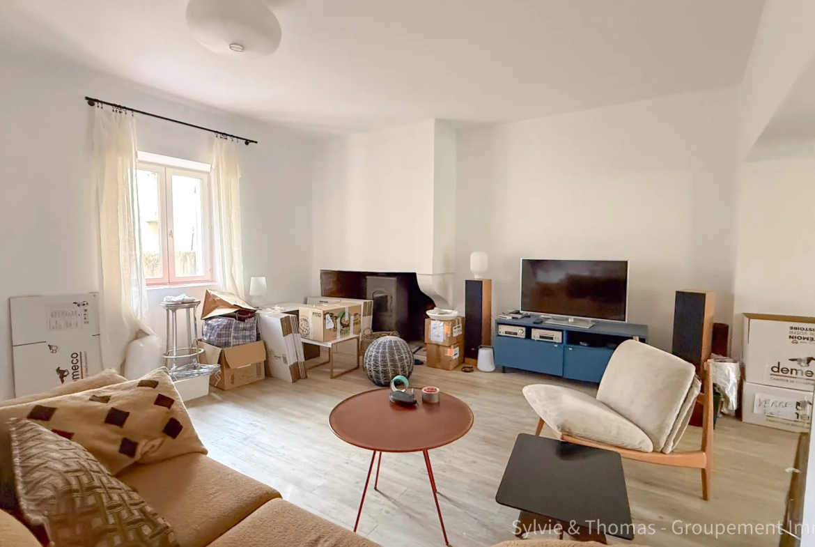 Maison de village à Caderousse avec jardin, 3 chambres, proche d’Orange et Avignon 