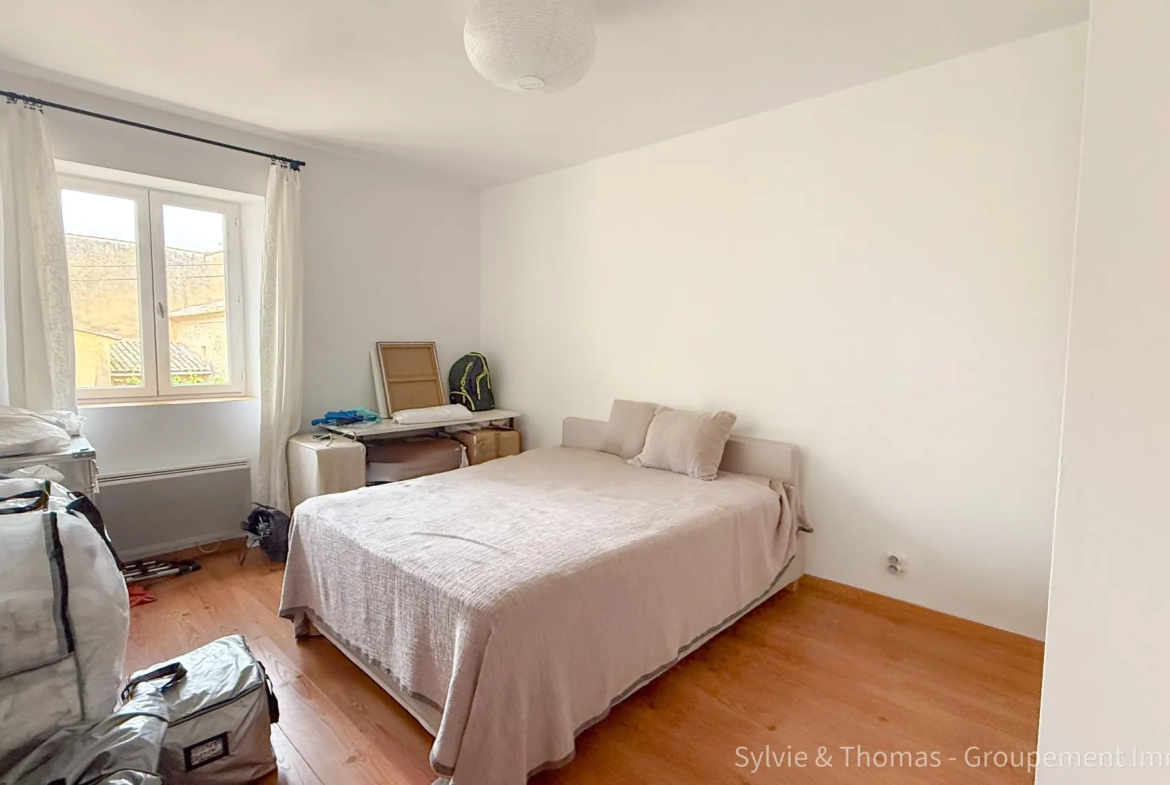 Maison de village à Caderousse avec jardin, 3 chambres, proche d’Orange et Avignon 