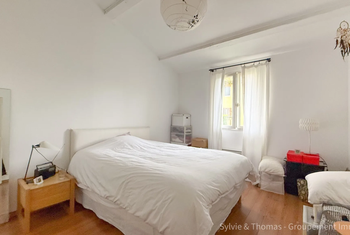 Maison de village à Caderousse avec jardin, 3 chambres, proche d’Orange et Avignon 