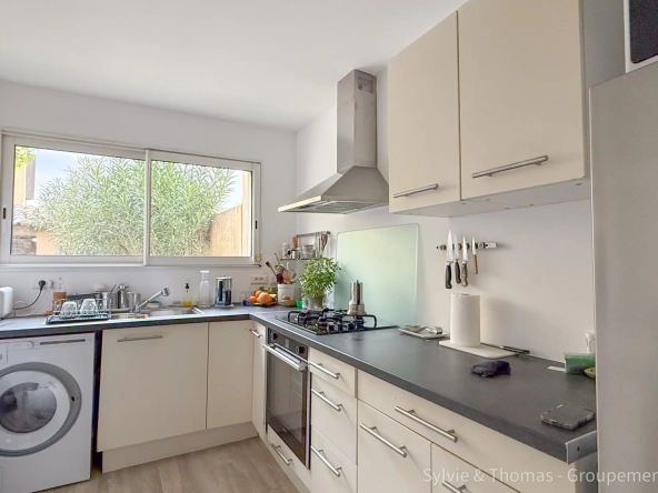 Charmante maison de village à Caderousse avec jardin à vendre 