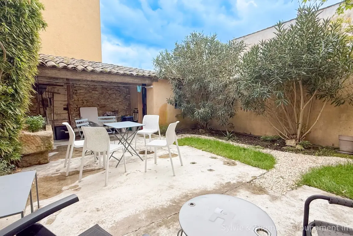 Maison de village à Caderousse avec jardin, 3 chambres, proche d’Orange et Avignon 