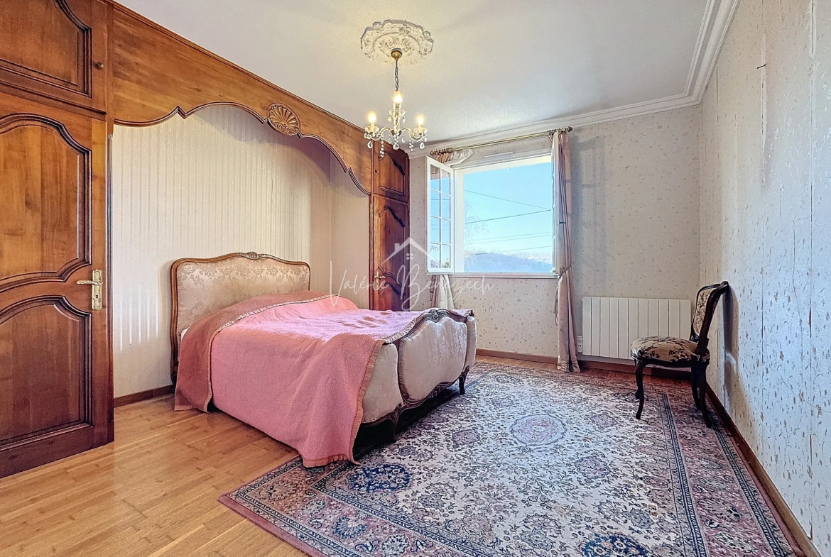 Maison lumineuse T4 avec garage et vue dégagée à Saint-Rome-de-Cernon 