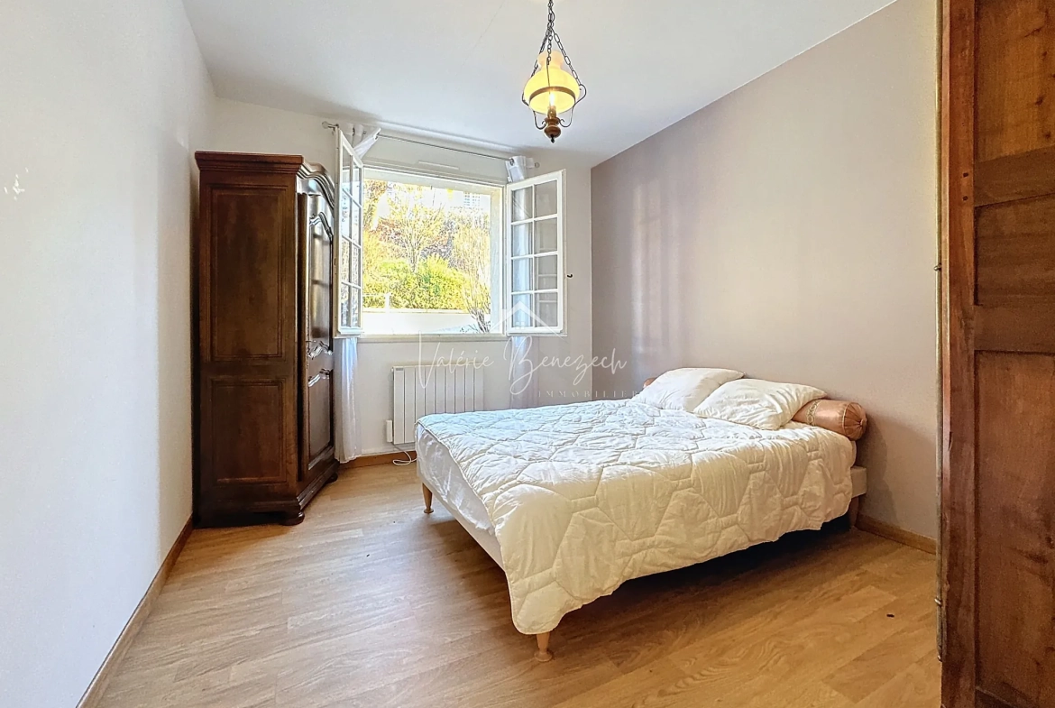 Maison lumineuse T4 avec garage et vue dégagée à Saint-Rome-de-Cernon 